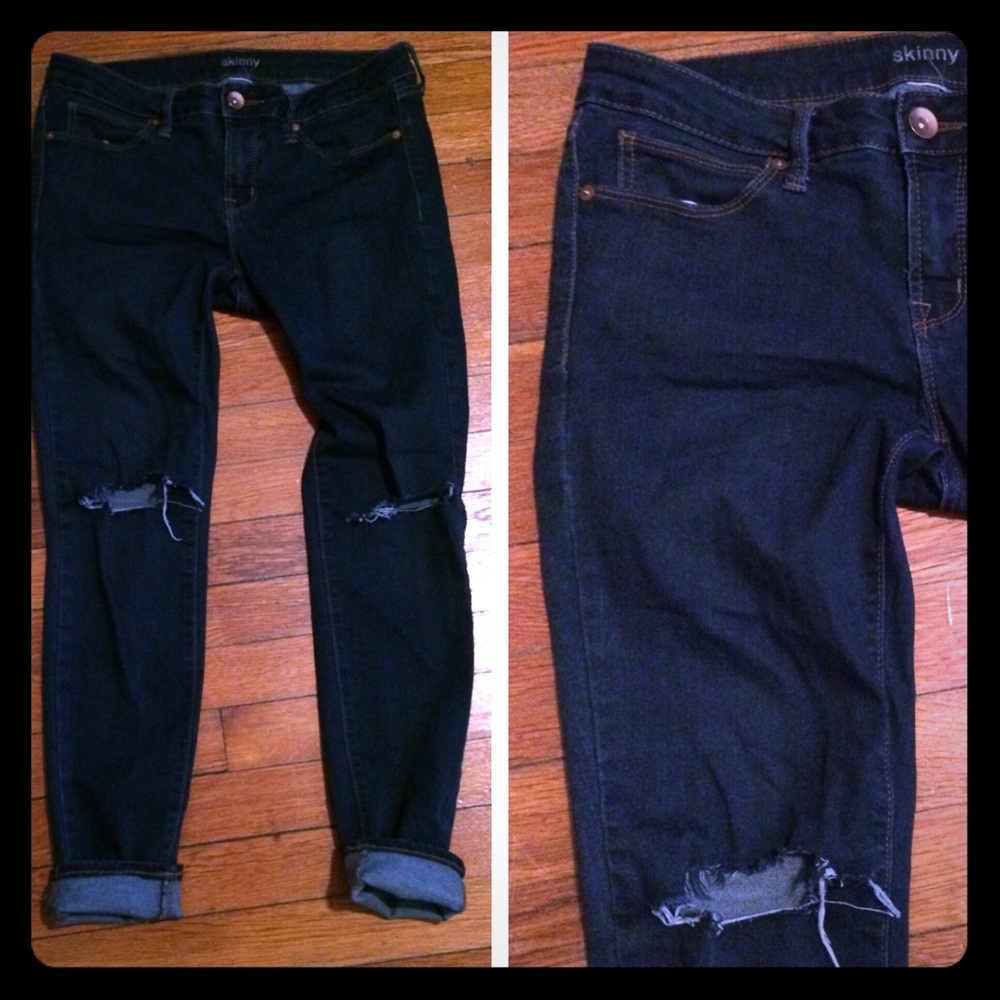 Distressed skinny jeans